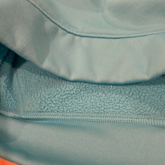 UNDER ARMOUR Loose Fit Hoodie! Like new💙 - Picture 5 of 5